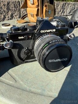 Olympic OM-2 na film s veškerým příslušenstvím