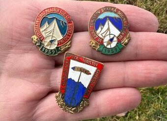 SMALTOVANÉ TURISTICKÉ ODZNAKY ČSSR, SRAZ 1958/59