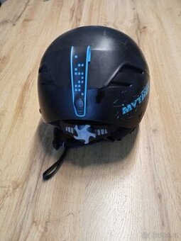 Snowboardová l( yžařská) helma