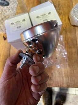 Nová zrcátka na veterána