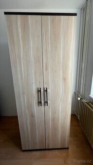 Šatní skříň