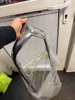 Chromový rámeček masky chladiče Octavia IV 5E3853761