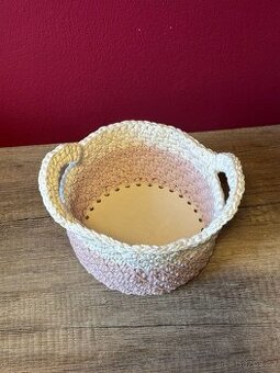 Háčkovaný košík