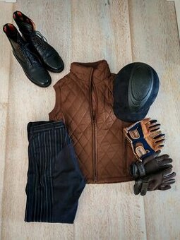 Set jezdeckého oblečení a bot