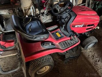 Zahradní traktor MTD SN 150 A