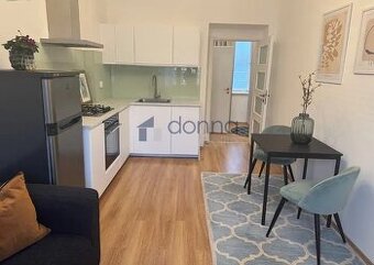 Pronájem bytu 2+kk/B, 44m2, ul. Náměstí Dr. Václava Holého, 