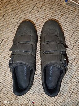 Tretry silniční b twin 500