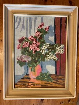 Ručně dělaný textilní obraz – váza s květinami v rámu