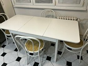 Kuchyňský rozkládací stůl a židle