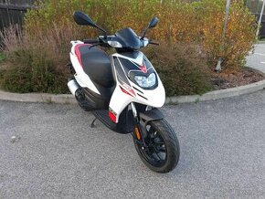 Aprillia SR Motard 50 - 1. Majitel . 2900km