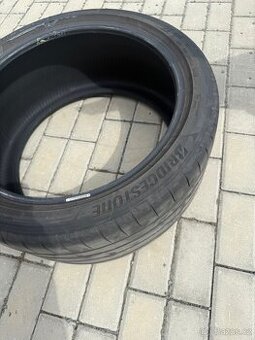 Bridgestone 275/35/r19