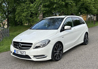 Mercedes - Benz B 180, M2012, TOP stav