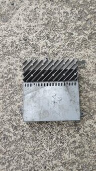 BMW e39 hifi zesilovač