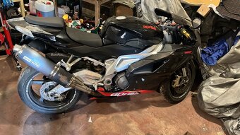 Aprilia RSV 1000 R