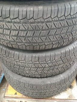pneu 225/70R16