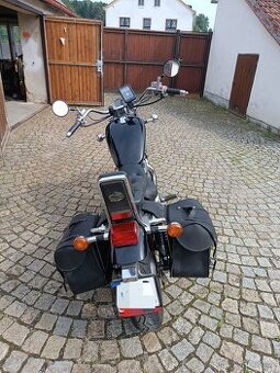 Suzuki Intruder VS 600