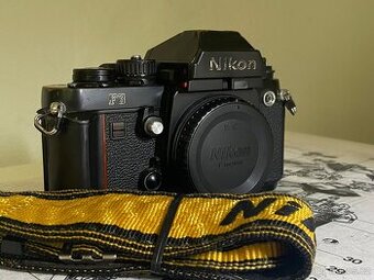 Nikon F3 – plně funkční profesionální analogový fotoaparát