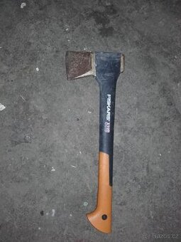 sekera fiskars X11 - 1