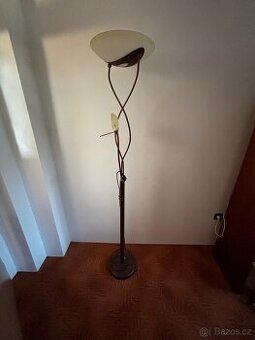 Stojací lampa