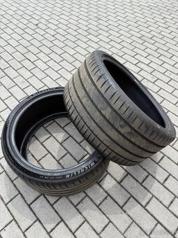 295/30R21