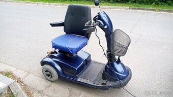Skútr pro seniory, vozítko, tříkolka