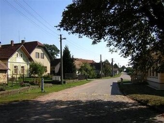 REZERVACE - pozastaveno - Pronájem rodinného domu Očelice 61
