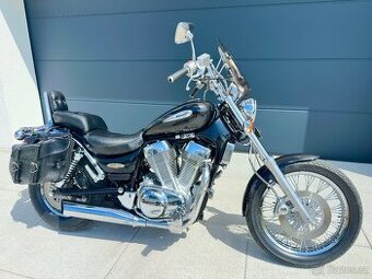 Suzuki vs 1400 intruder