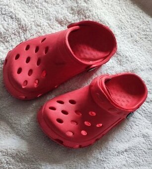 Dětské červené Crocs boty, vel. 28