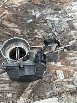 Hrdlo Škrtící klapy Octavia Superb 03G128063A