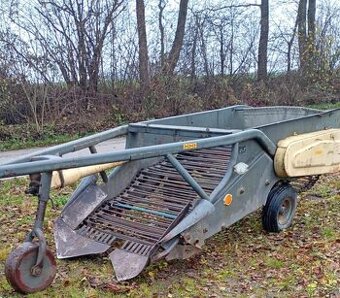 Vyorávač brambor TEK, pěkný stav