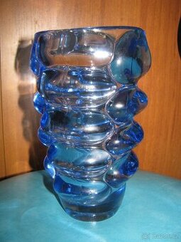 stará váza z modrého skla - Vladislav Urban