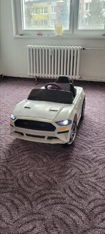 Dětské elektrické auto