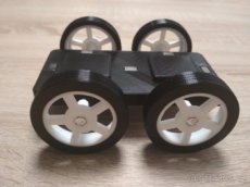 Čtyřkolový podvozek k magnetické stavebnici Magformers