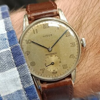 Švýcarské náramkové hodinky NISUS