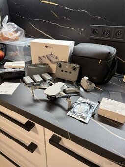 Dron DJI mini 2 Fly More Combo