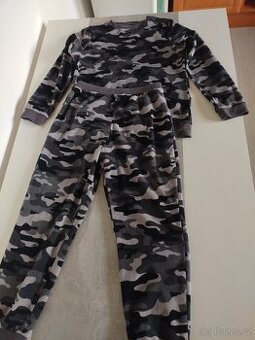 Prodám chlapecké teplé pyžamo FaF na věk 12-13 let