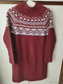 Šaty s norským vzorem