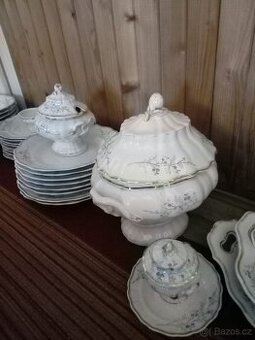 jídelní souprava po babičce