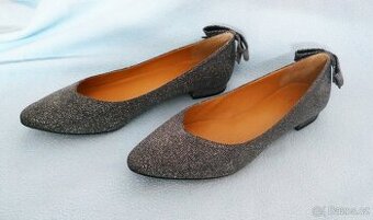 Stříbrné kožené společenské lodičky, vel. 42, zn. Talbots