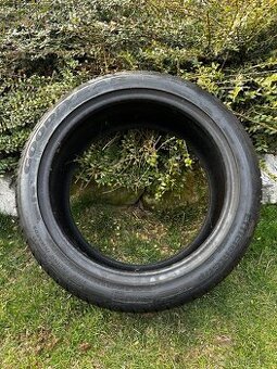 Pneu 235/45 r19 (slp2)