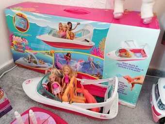 Barbie Sanitka, Barbie Motorovy clun, Dancing Lama, atd..