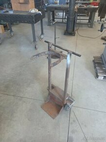 Vozík na plynové bomby