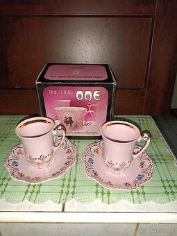 Hrníček růžový porcelán vysoký