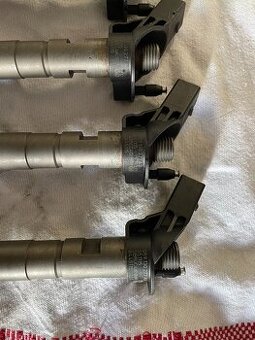 Prodám 6x VSTŘIK / VSTŘIKOVAČ / 059130277AB / AUDI A6