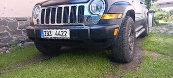 Jeep KJ Liberty 2005 přední nárazník