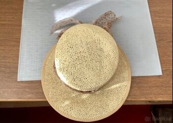 Letní klobouk z přírodního materiálu, nový - 1