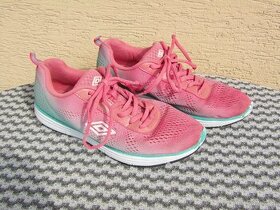 tenisky Umbro vel.38