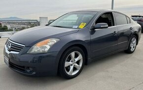 Rozpredám na diely Nissan Altima S 130 KW. Automat.