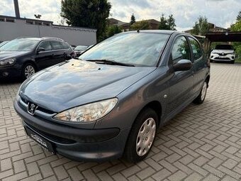 Peugeot 206 1.4 i - Málo najeto