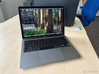 MacBook Air 13” M1 | 8GB RAM | 256GB SSD | SK klávesnice | V